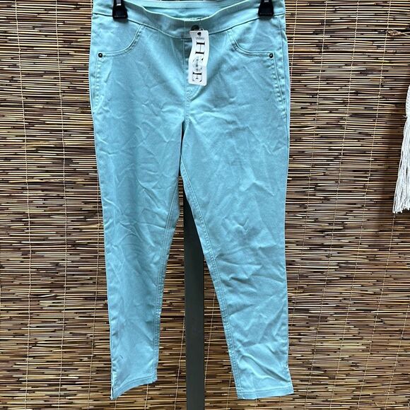 Hue Women's Classic‎ Smooth Denim Capris Size L - Picture 2 of 3